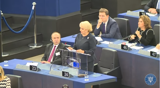 Dăncilă se plânge în presa străină: „Standard dublu”