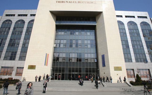 Alertă: A căzut de la etajul 4 al Tribunalului