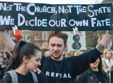 După divorț și familie, urmează referendum pentru blasfemie