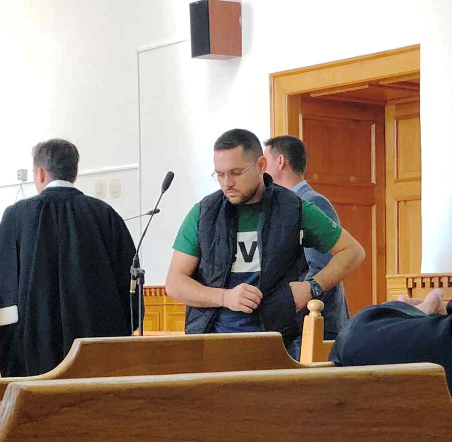 A recunoscut că s-a dat drept ofițer SRI