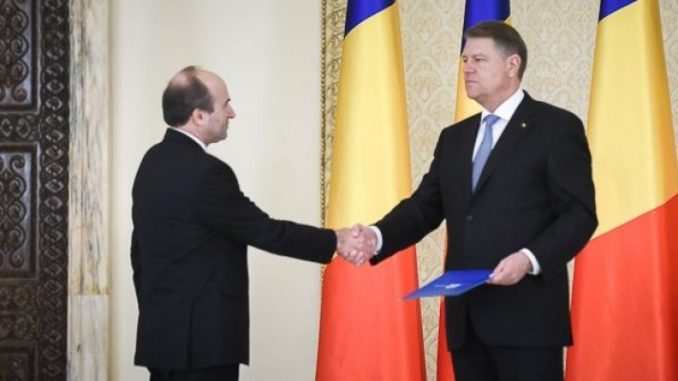 Cum va ieși președintele din capcana lui Tudorel Toader?