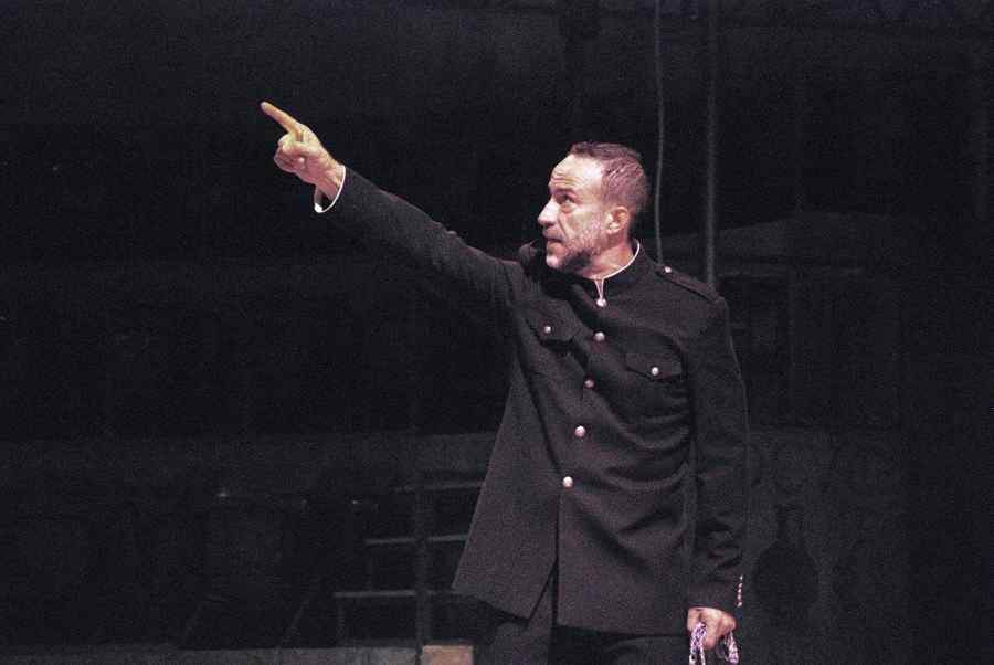 „Coriolanus”, în regia lui Alexandru Darie, un spectacol tulburător și o uriașă desfășurare de forțe