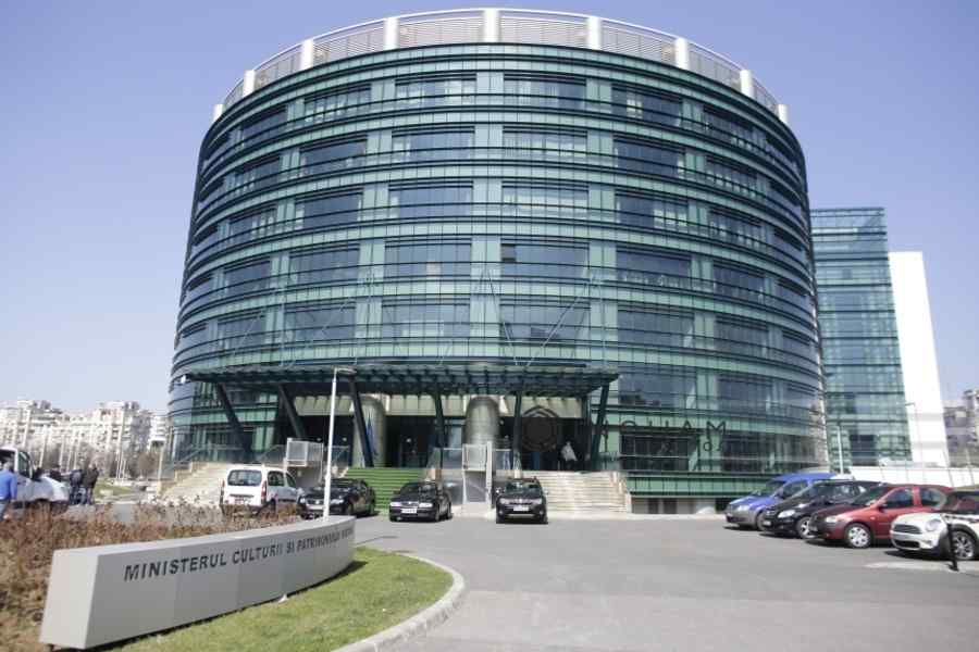 Angajaţii Bibliotecii Naţionale ținuți în frig. Explicația Ministerului Culturii!