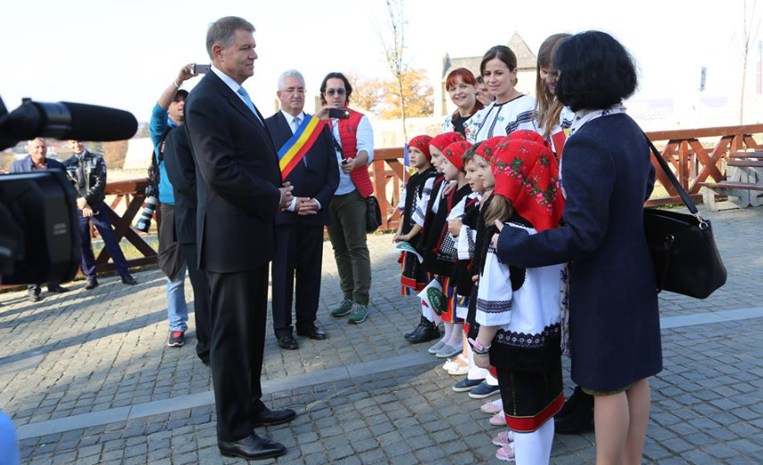 Atacuri politice la deschiderea școlii