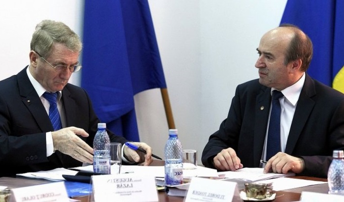 Dosarul „FDGR“ a explodat periculos pentru  Klaus Iohannis, Augustin Lazăr și  Tudorel Toader