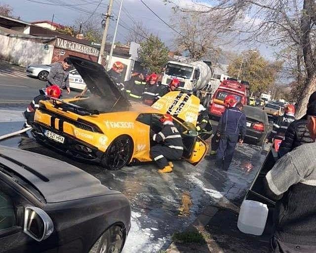 Un Lamborghini a luat foc  în Capitală