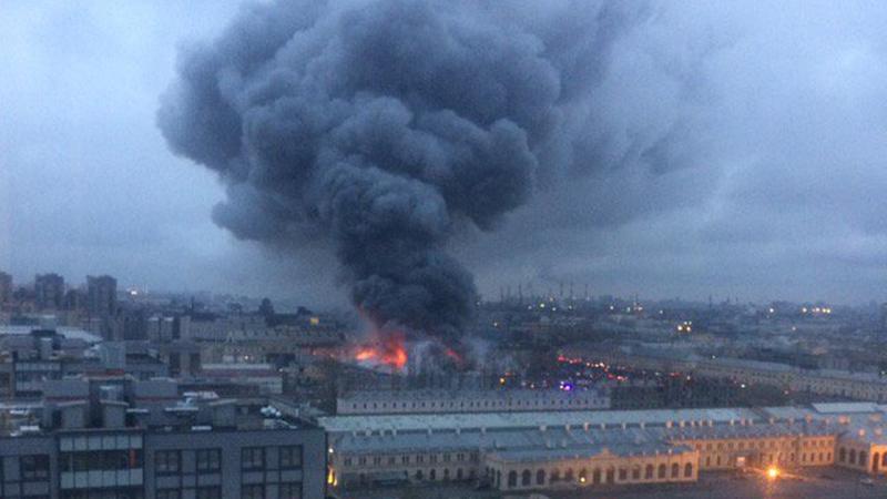 Incendiu de amploare într-un hipermarket din Sankt Petersburg (VIDEO)