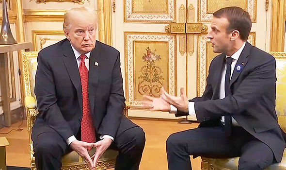 Donald Trump, atac la Macron: „Îl pupă în fund”