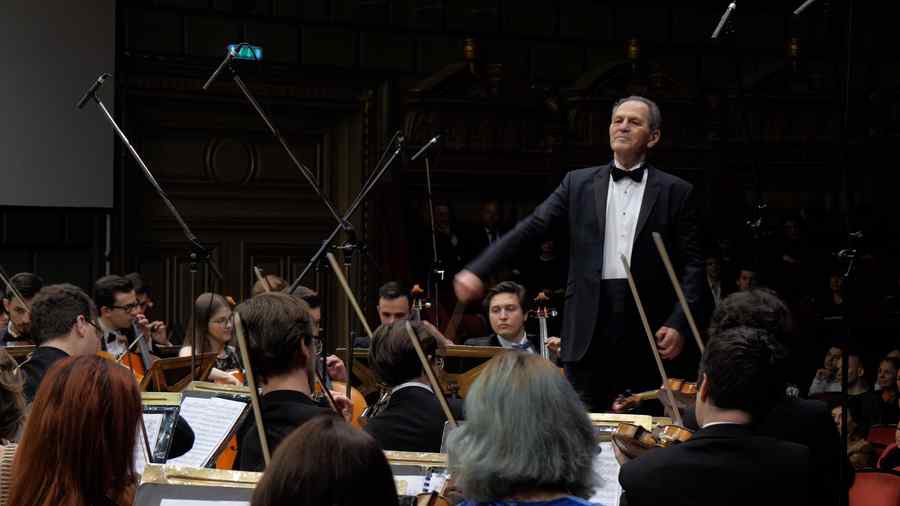 Orchestra Română de Tineret şi Cristian Mandeal în turneu