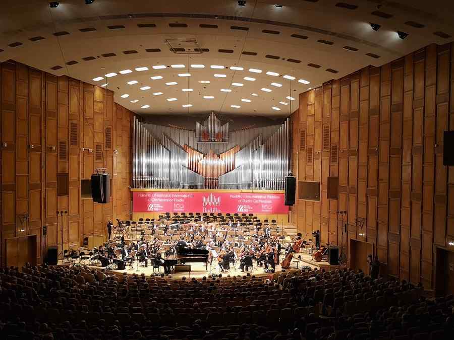 Horia Andreescu dirijează Enescu și Ciprian Porumbescu!