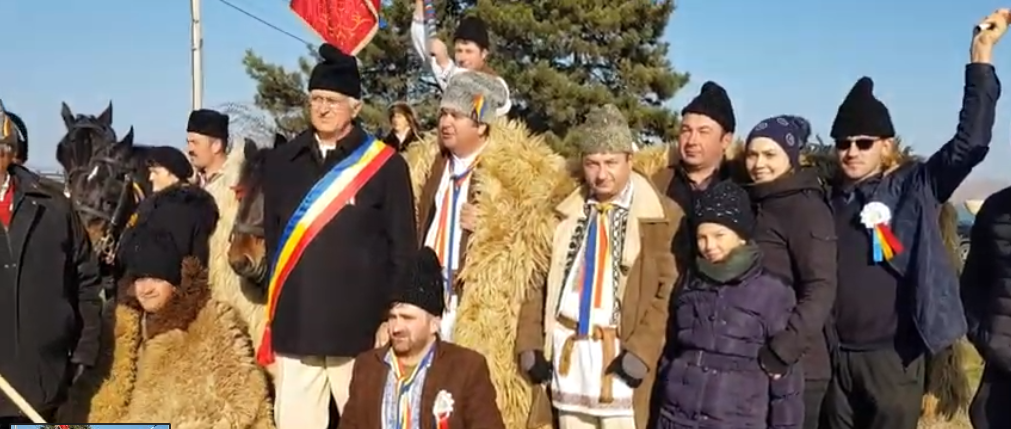 (VIDEO) Imagini de la Alba Iulia, cu Tricolorul și căruțele