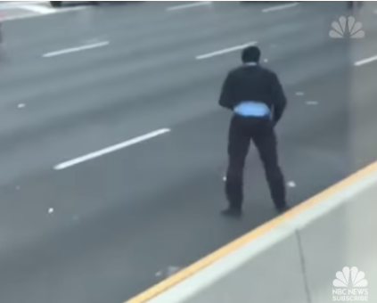 (VIDEO) Dovada: a plouat cu bani pe autostradă