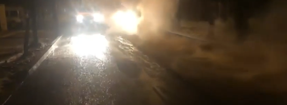 (VIDEO) Când e ninsoare, obligatoriu și o porție de asfaltare