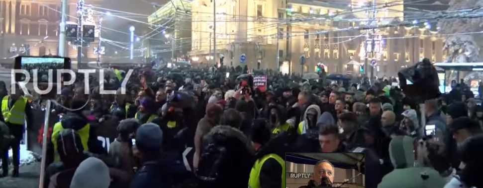 (VIDEO) Nici la Sebastian Ghiță acasă nu-i liniște