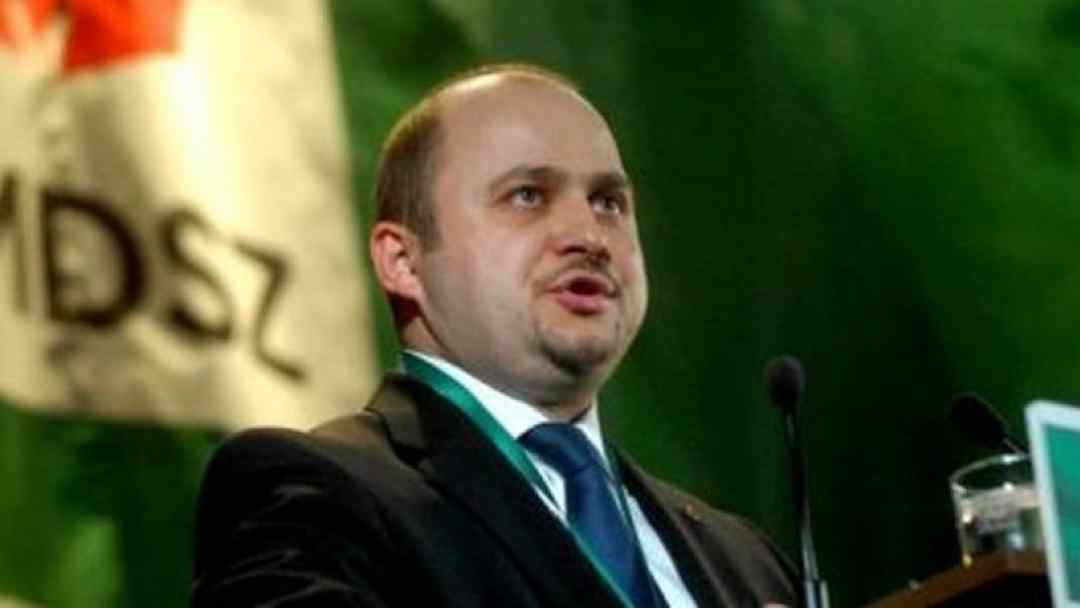 Altul dat în urmărire internaţională