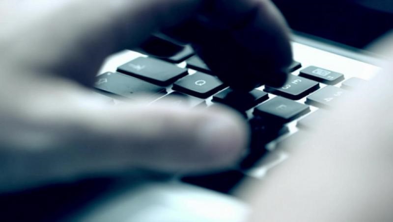 Avertismentul polițiștilor: Copiii, victime ale „prădătorilor” online!
