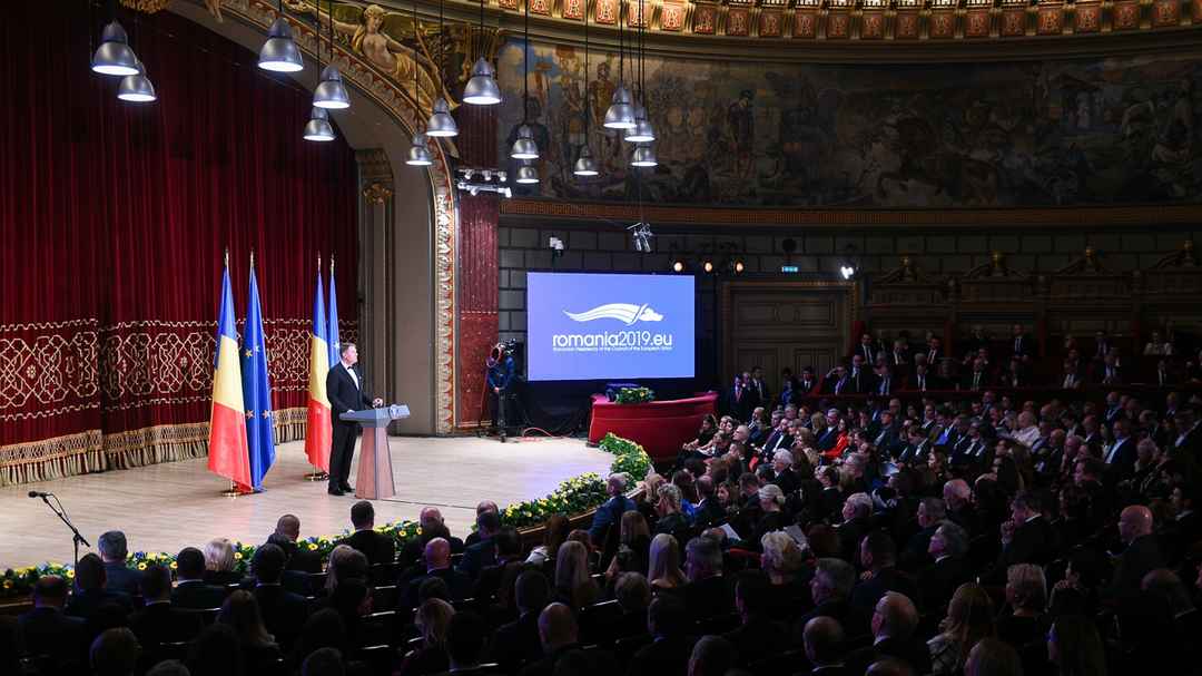 Ierarhia și aparența 