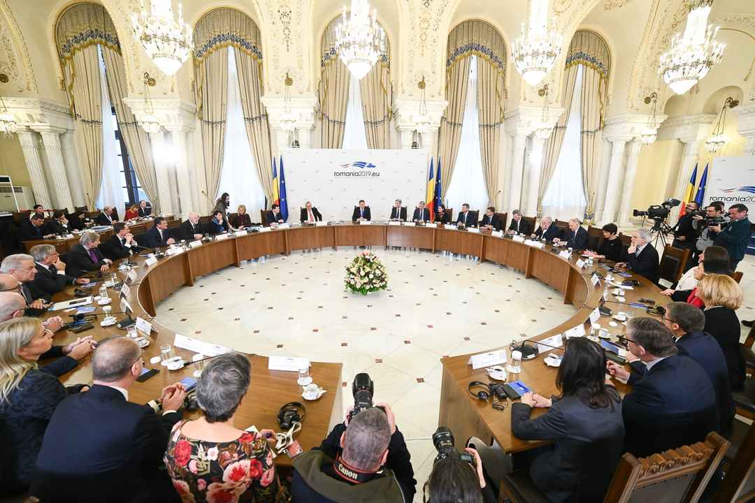 (VIDEO) Juncker necruțătorul: ”Ar însemna un pas înapoi”