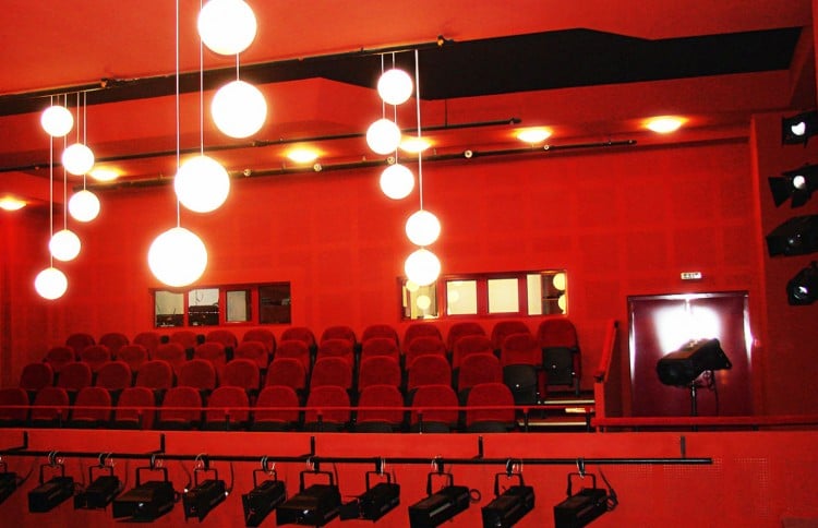 Un teatru din Bucureşti în Cartea Recordurilor