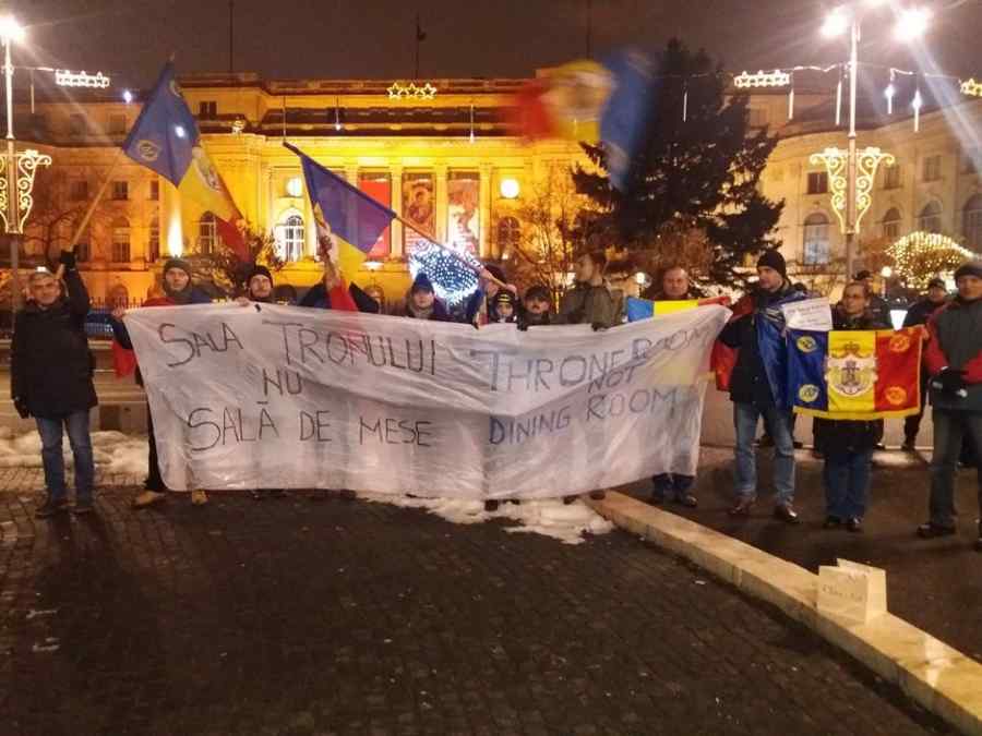 Se aude? „Sala Tronului, nu sală de mese”!