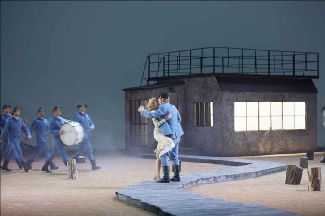 O stagiune teatrală de ianuarie care vă provoacă…