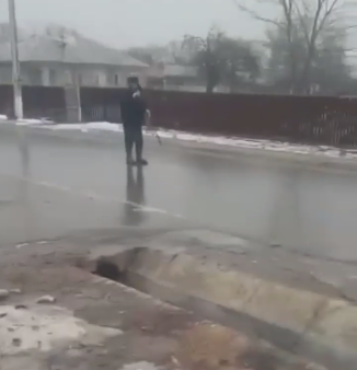 VIRAL. Nea Ilie se dă pe gheață