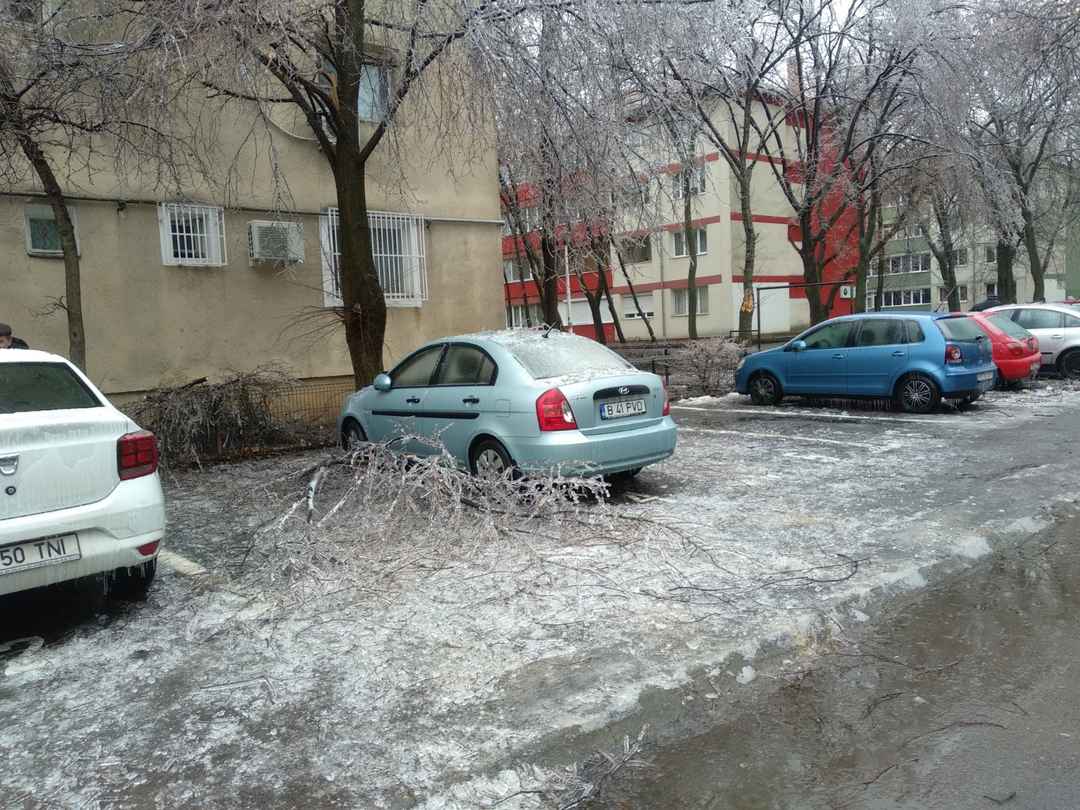 (GALERIE FOTO) Capitala, în zodia gheții