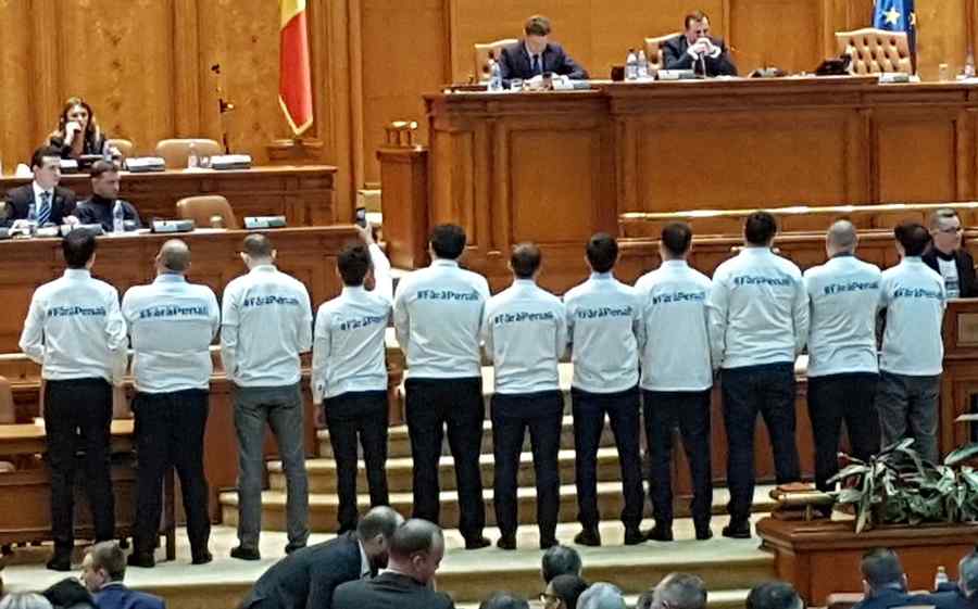 Culmea ironiei pentru Putere: PSD cere „Fără penali în funcții publice”