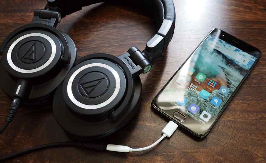 Tânăr mort din cauza căștilor telefonului