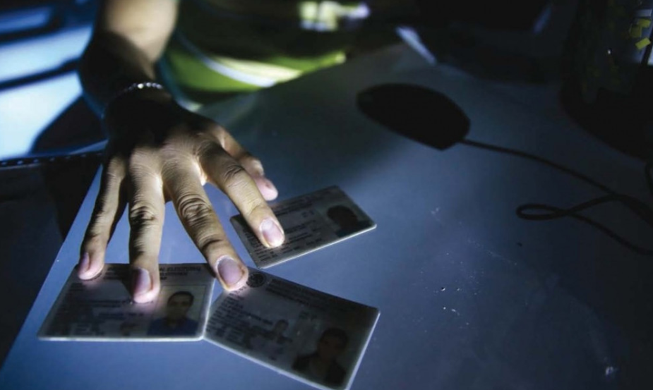 Cel mai mare laborator de acte false, desființat