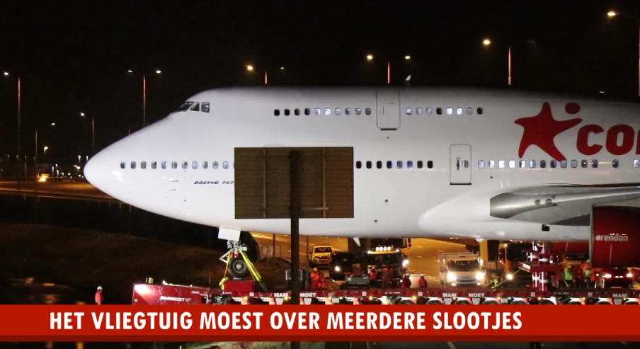 (VIDEO) IMAGINI de senzație: Cu avionul pe autostradă