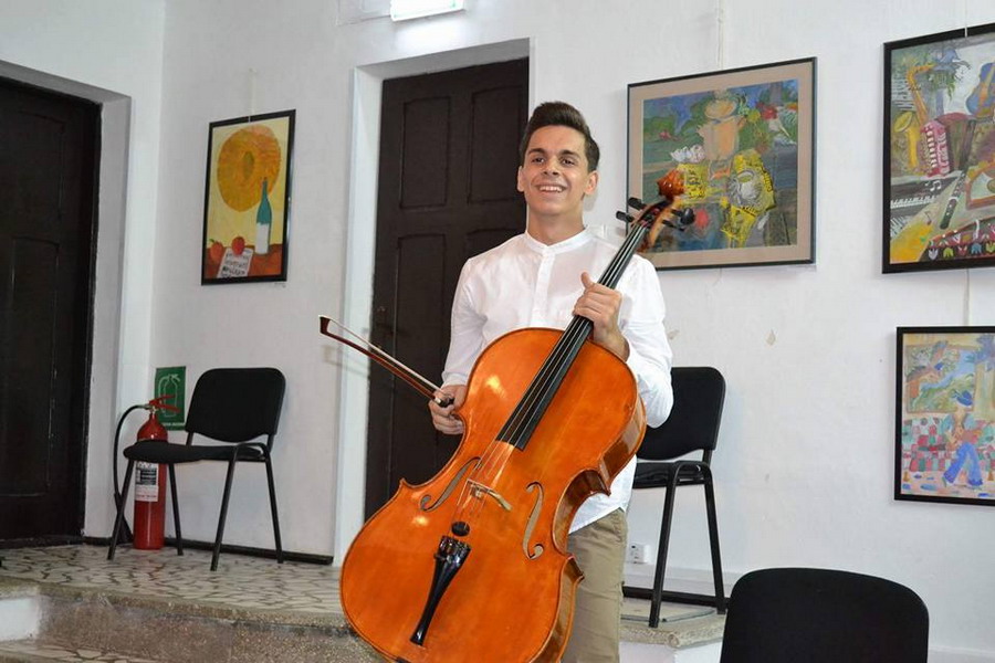 Violoncelistul Cornelius Zirbo revine în Stagiunea de marți seara