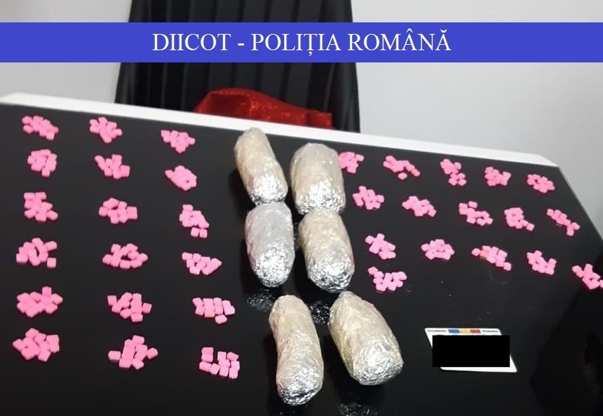 Peste 2.600 de pastile de ecstasy găsite la percheziții