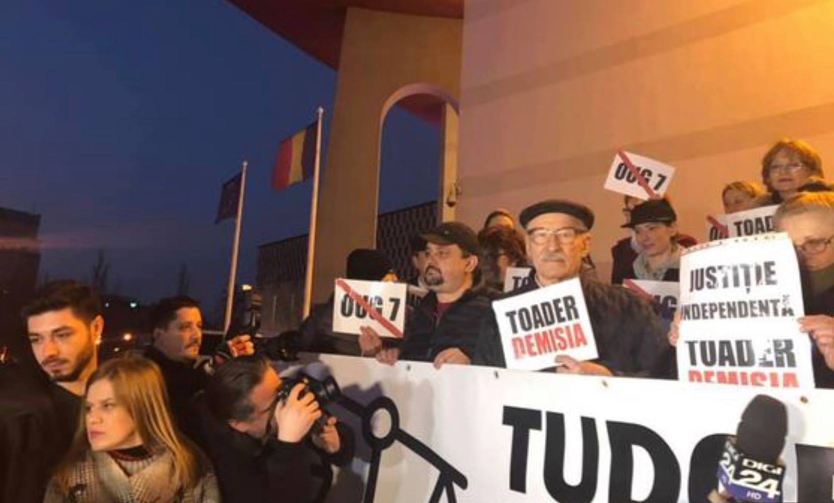 Ura actorilor și a Moșneagului