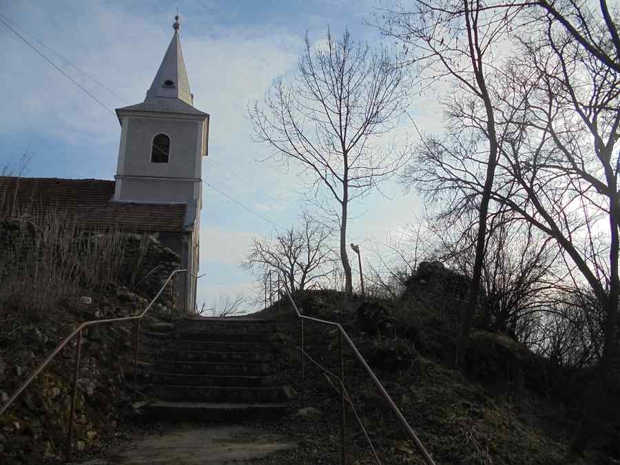 Săpăm gropi la istoria națională!