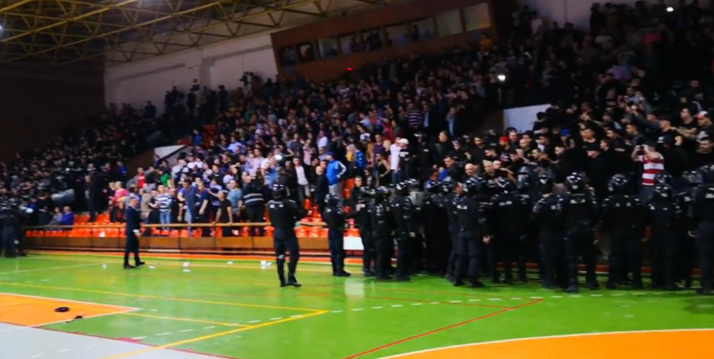 (VIDEO) Bătaie monstru la meciul Steaua-Dinamo!