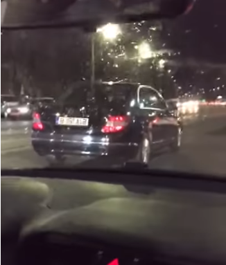 Cum se bat 2 șoferițe!