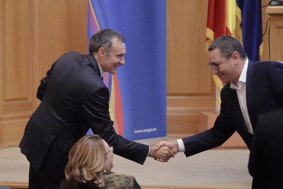 (VIDEO) Fotografia momentului: Cine se „aseamănă” se adună