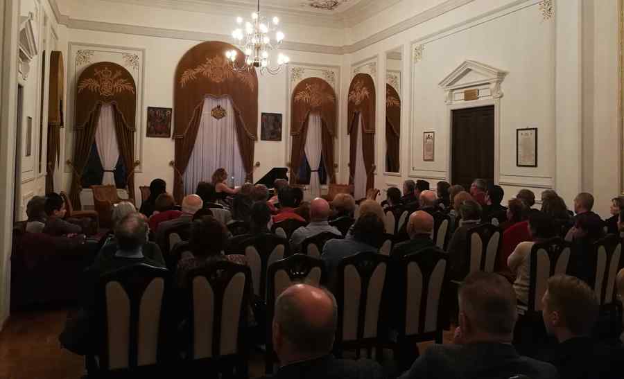 Mădălina Pașol readuce atmosfera de la Besançon la Ateneu 