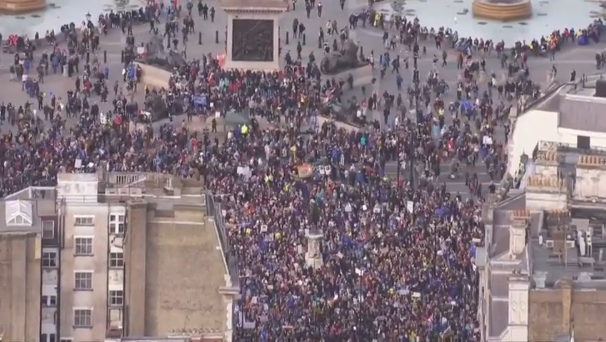 Contestatarii Brexitului, cu sutele de mii în stradă