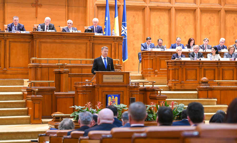 (VIDEO) Ce aniversare? Huiduieli cu Iohannis și PSD în Parlament!