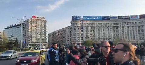 (VIDEO)  #Rezist, trântă la Guvern cu fantoma ordonanței