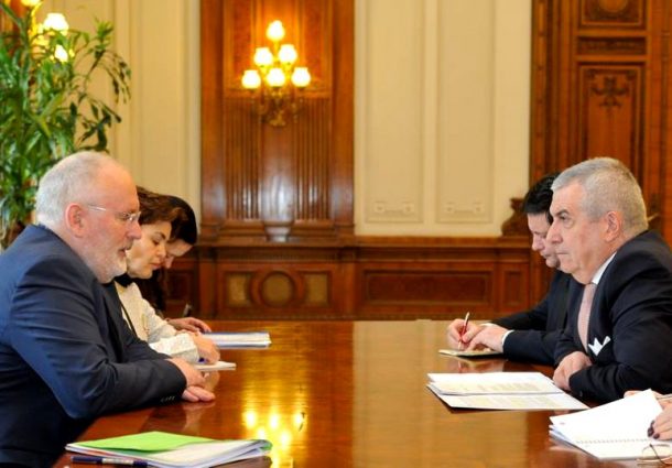 Fantoma coronavirusului asupra lui Frans Timmermans