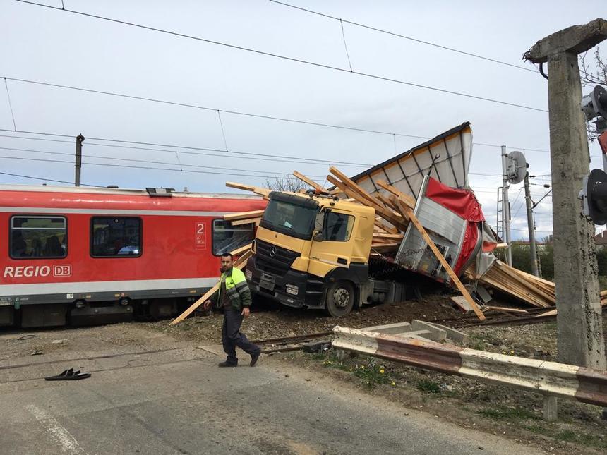 (FOTO) La un pas de o CATASTROFĂ