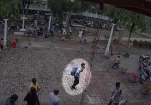 (VIDEO) Teroristul în acțiune! Primele imagini!