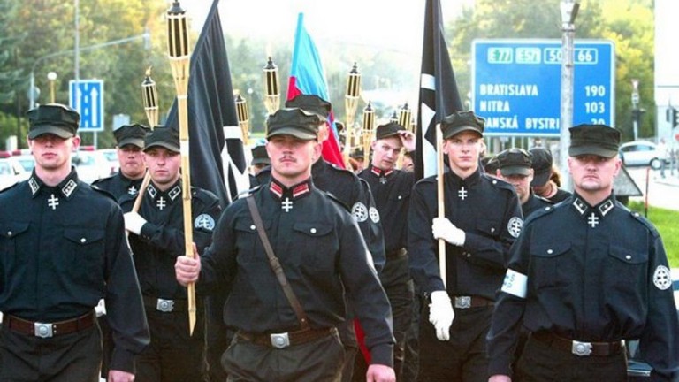 Criza din Slovacia – un semnal pentru România