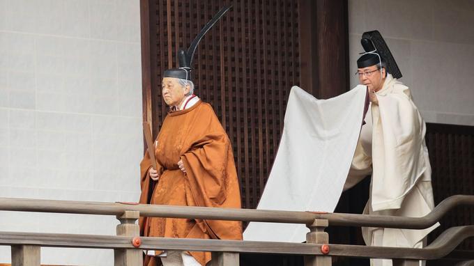 Monarhii care au abdicat în secolul XXI (GALERIE FOTO)