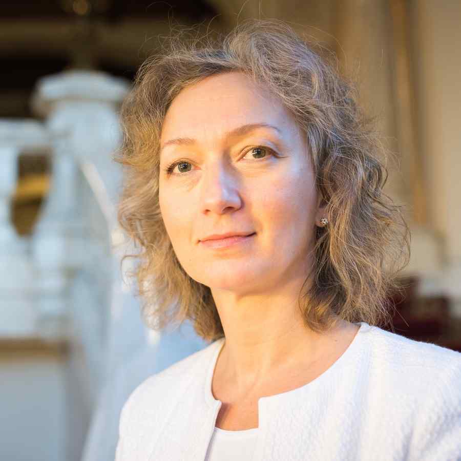 Fosta consilieră, trimisă de Iohannis la CCR