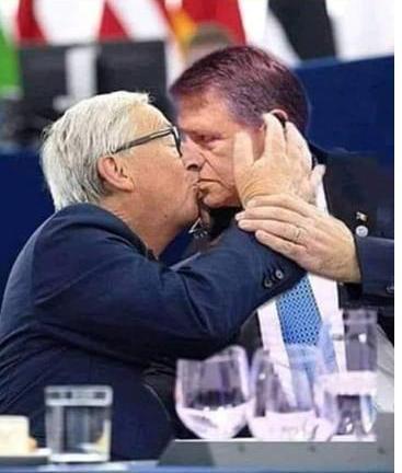 Un summit ca o frecție la un picior de lemn