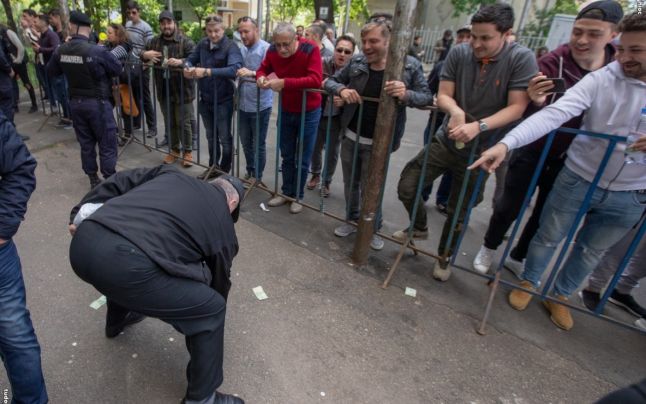 Cea mai tulburătoare fotografie din această campanie electorală